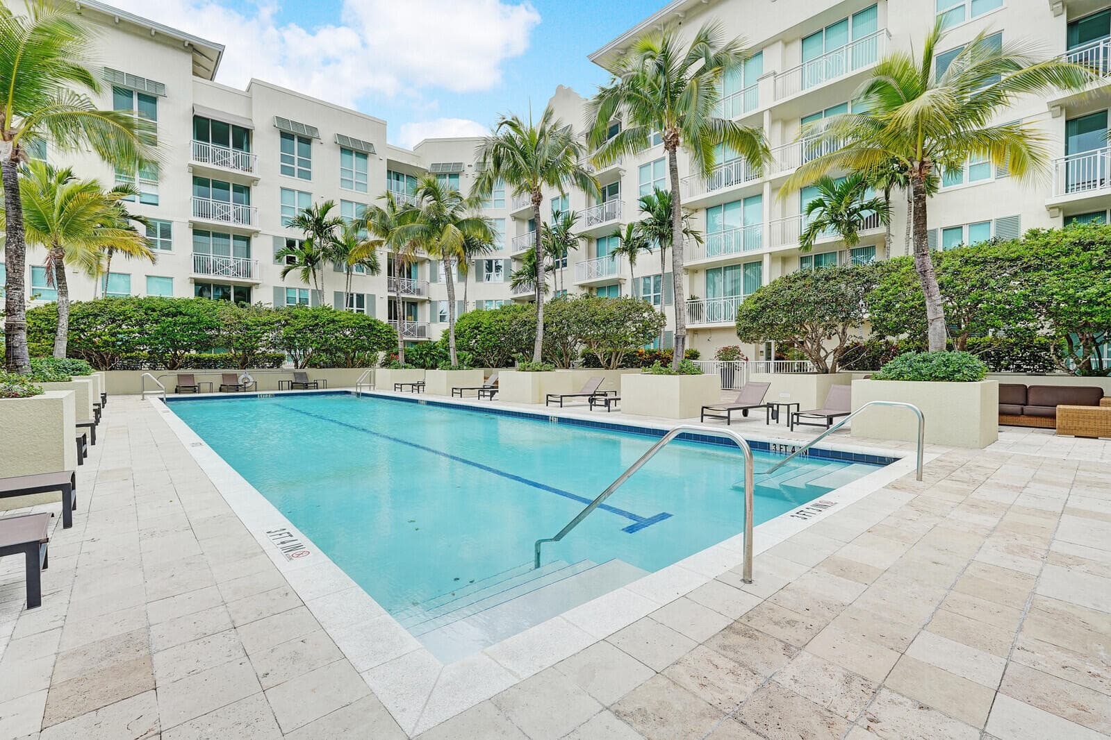 480 Hibiscus Street 938, West Palm Beach, FL 33401 — photo 2 of 42