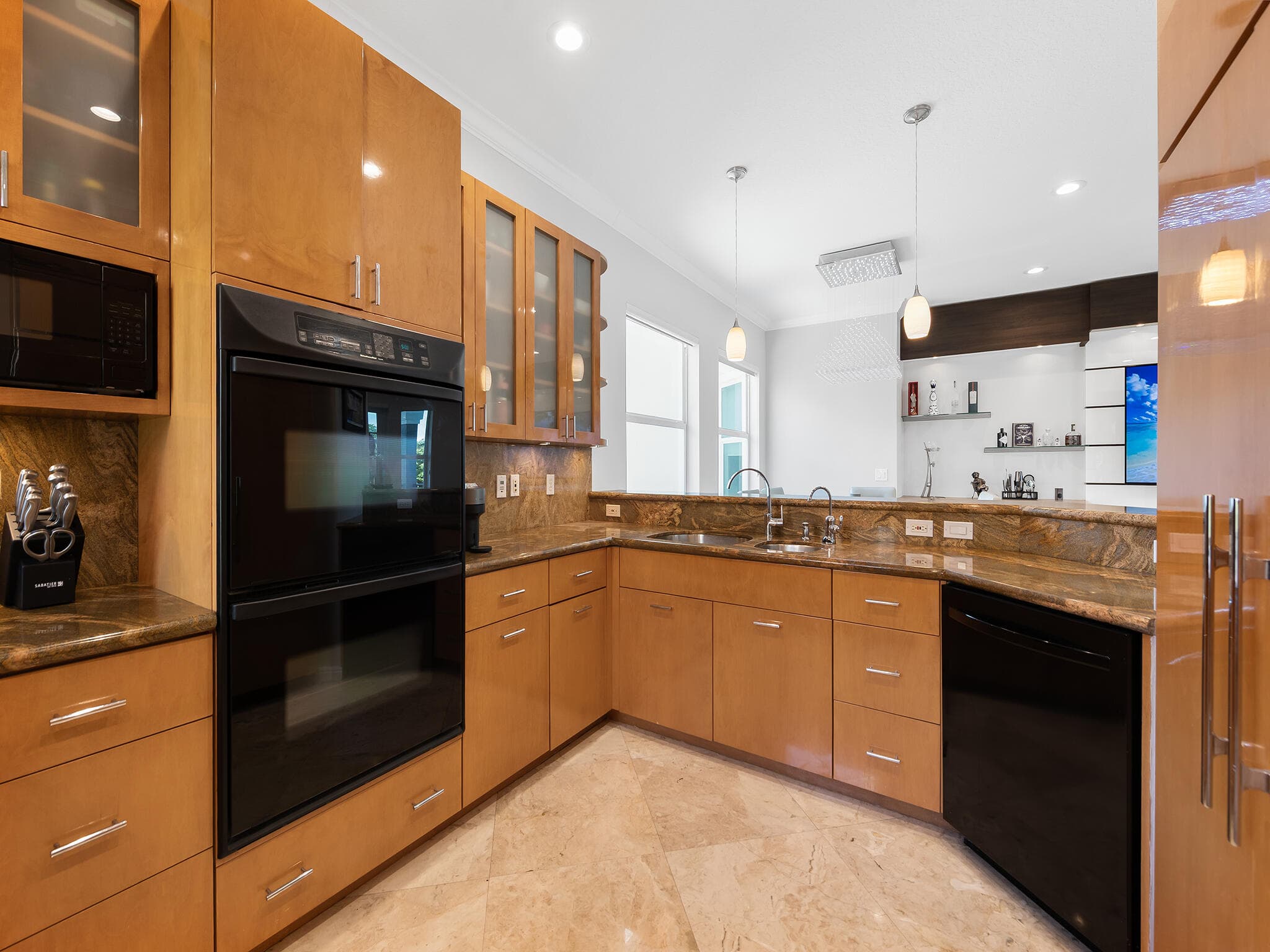 208 SE 10th Terrace, Fort Lauderdale, FL 33301 — photo 9 of 32