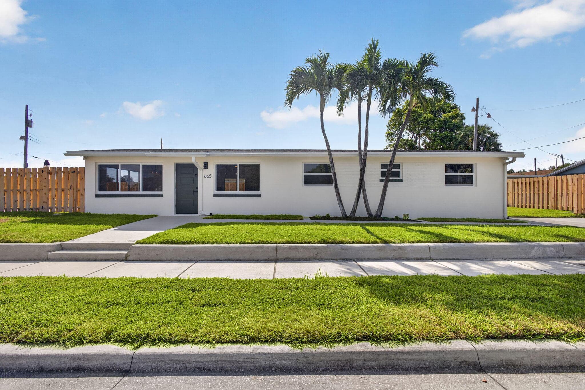 665 W 7th Street, Riviera Beach, FL 33404 — photo