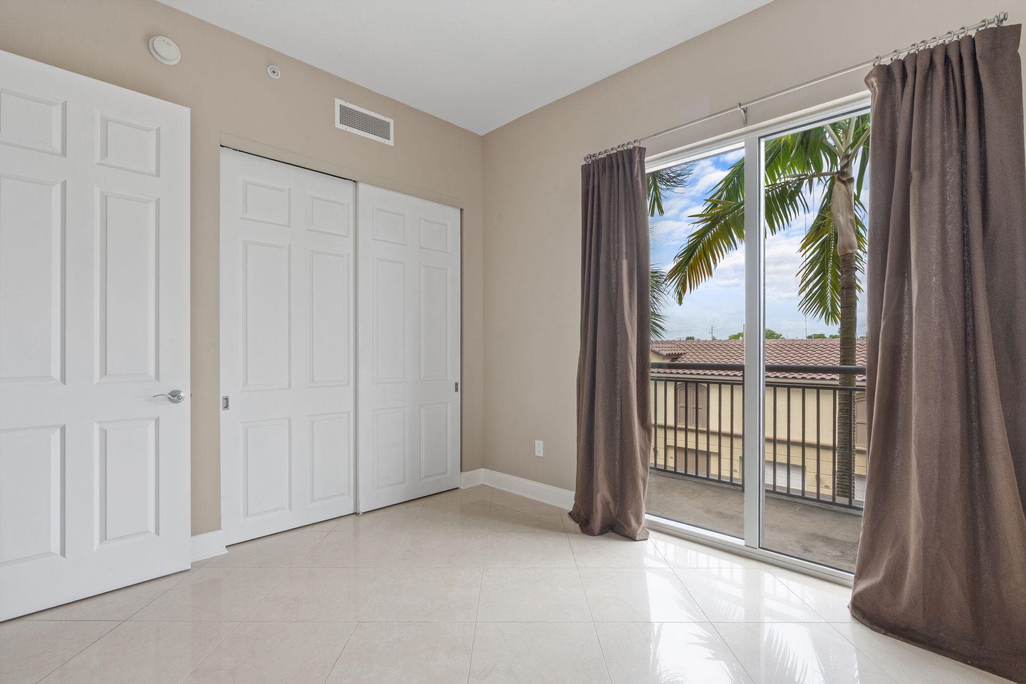 2617 NE 14th Avenue 109, Wilton Manors, FL 33334 — photo 29 of 52