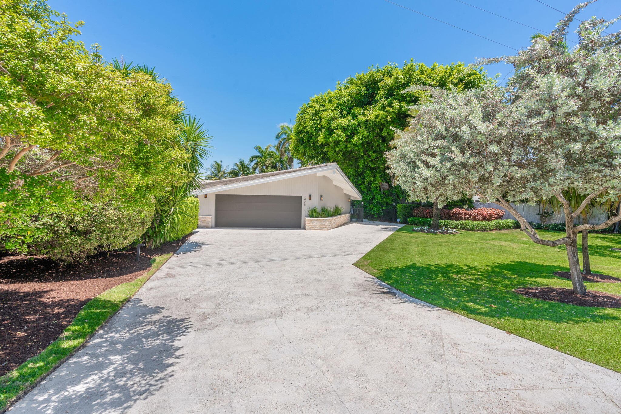 1425 Middle River Drive, Fort Lauderdale, FL 33304 — photo 2 of 73