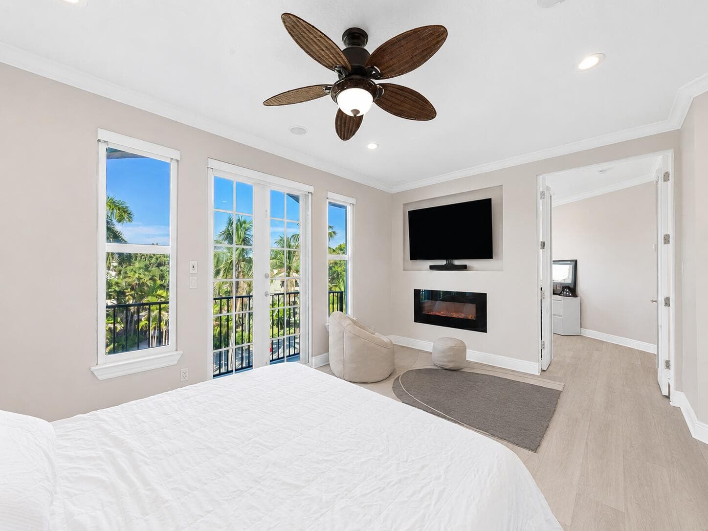 208 SE 10th Terrace, Fort Lauderdale, FL 33301 — photo 12 of 32