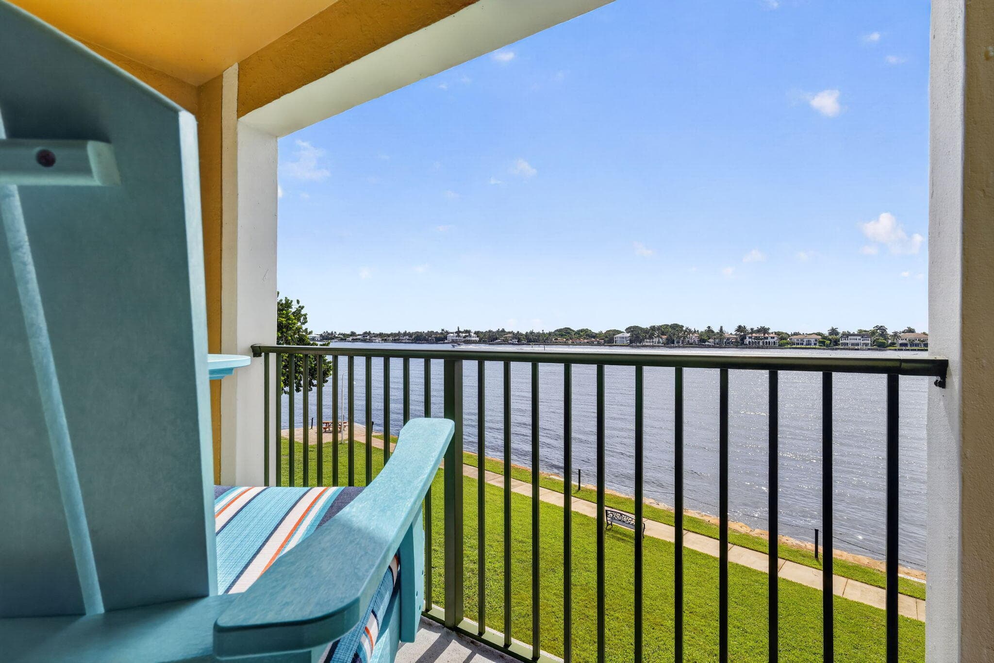 180 Yacht Club Way 304, Hypoluxo, FL 33462 — photo 9 of 52