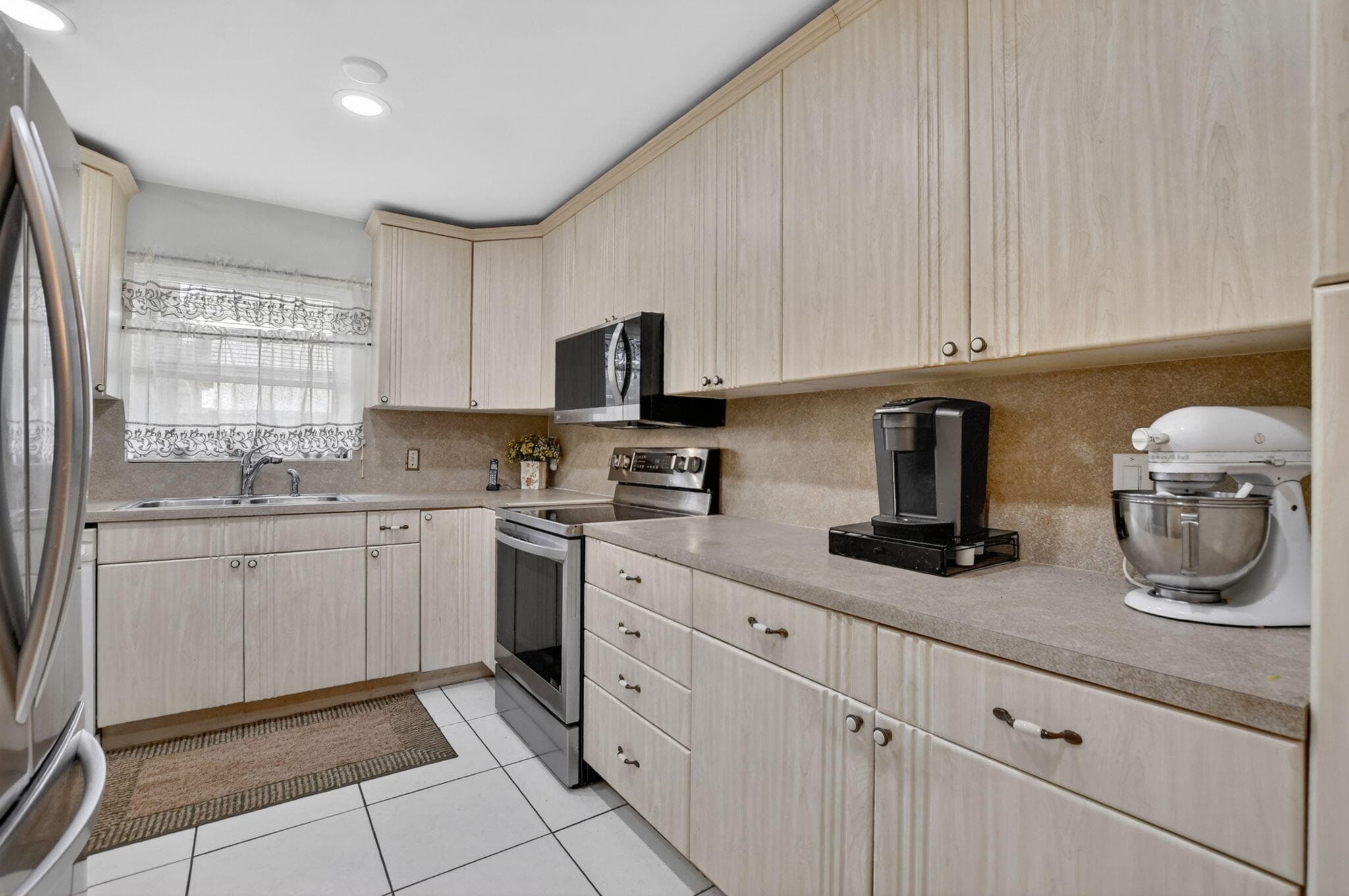 3857 NW 1st Place, Deerfield Beach, FL 33442 — photo 7 of 39