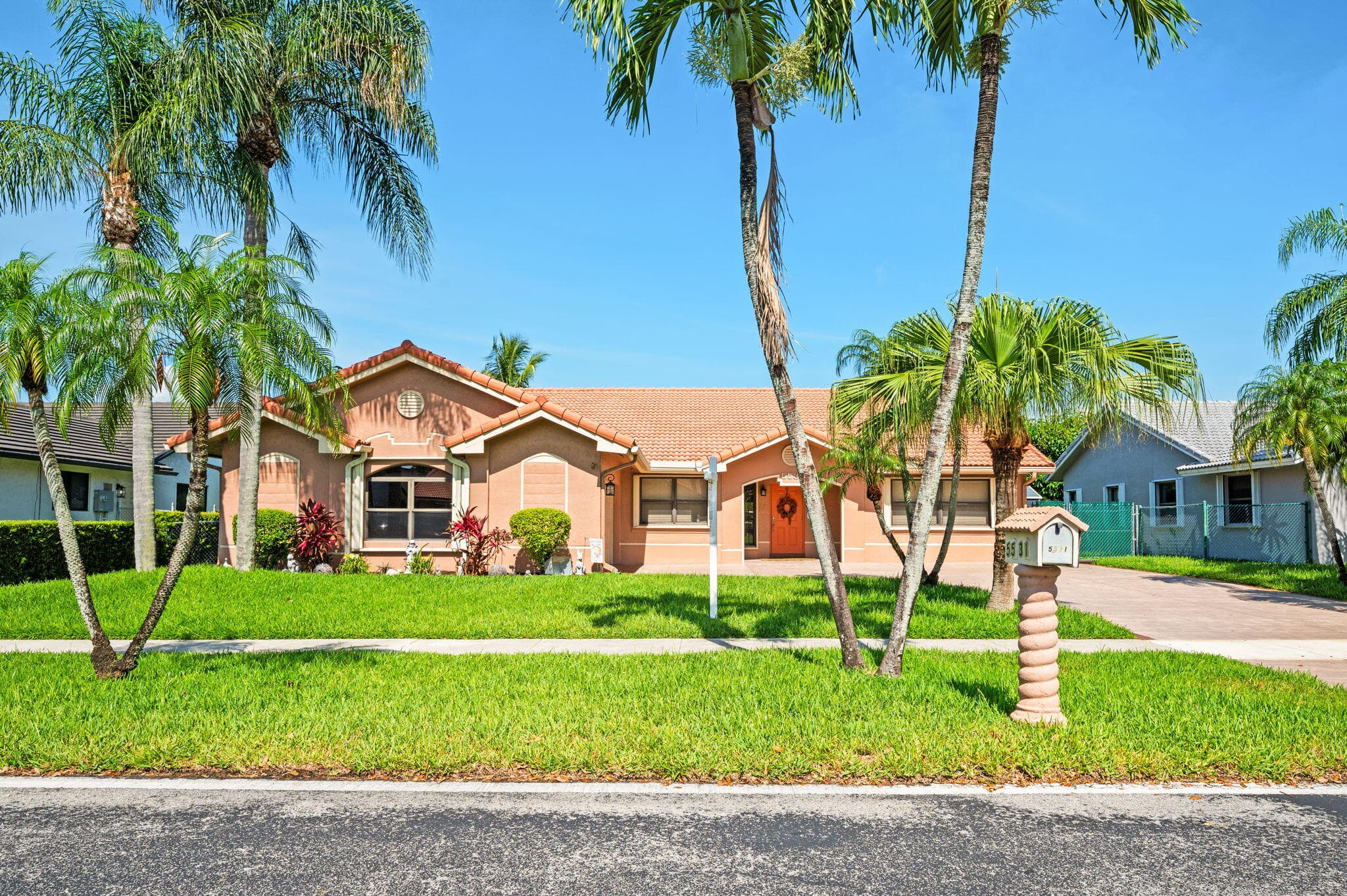 5531 Hawkes Bluff Avenue, Davie, FL 33331 — photo 1 of 33