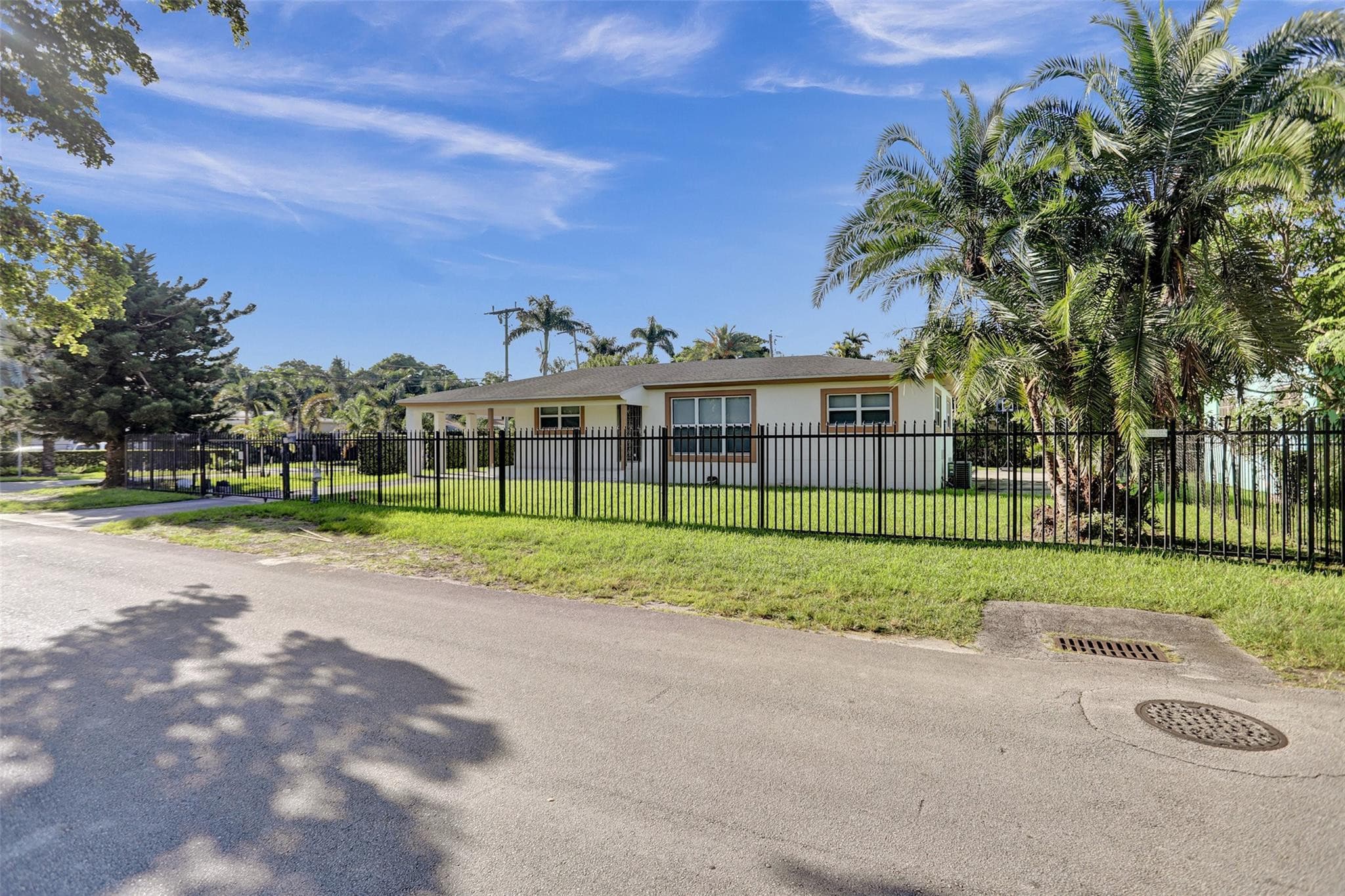 30 NE 139th Street, Miami, FL 33161 — photo 4 of 71