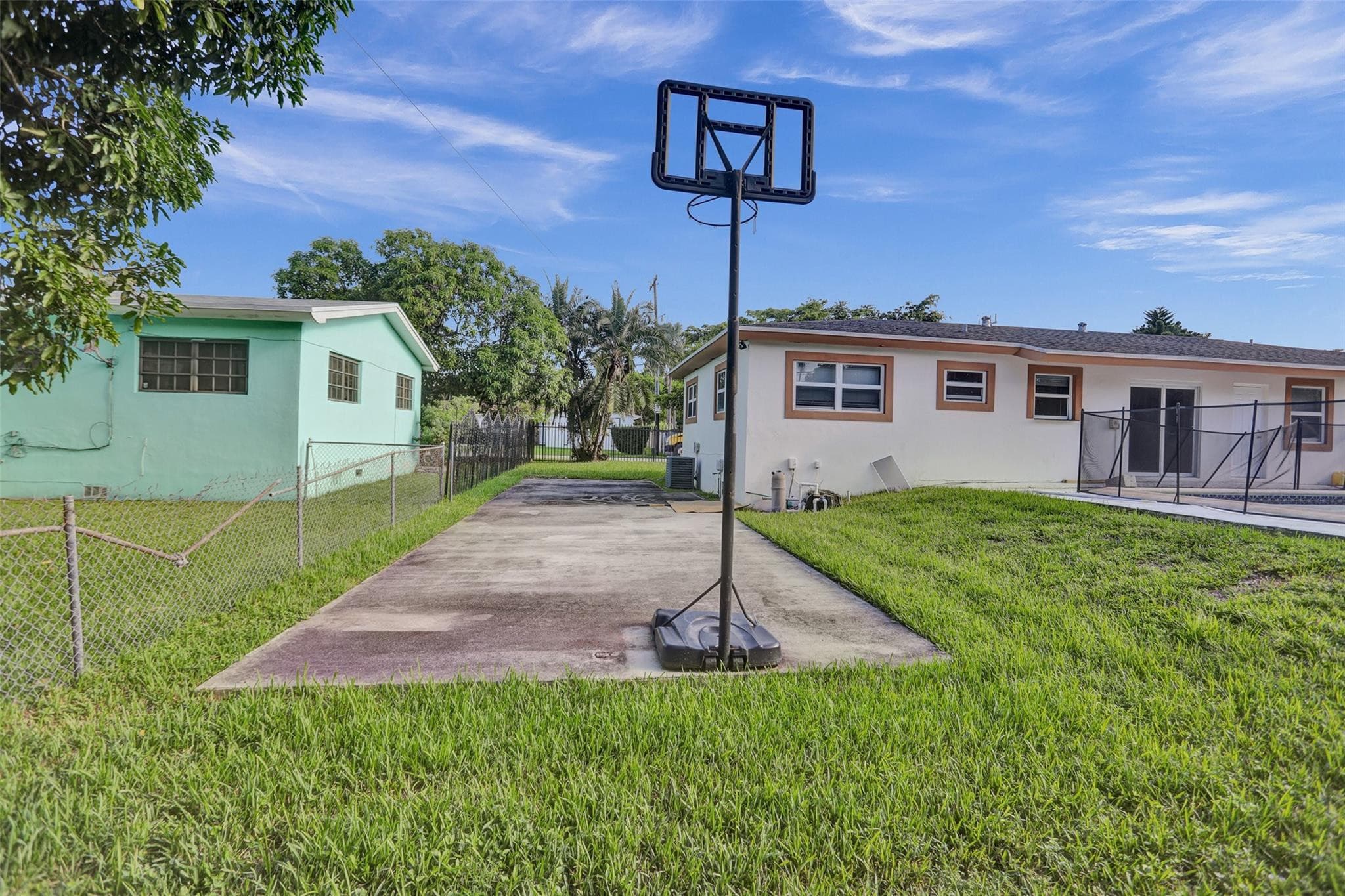 30 NE 139th Street, Miami, FL 33161 — photo 9 of 71