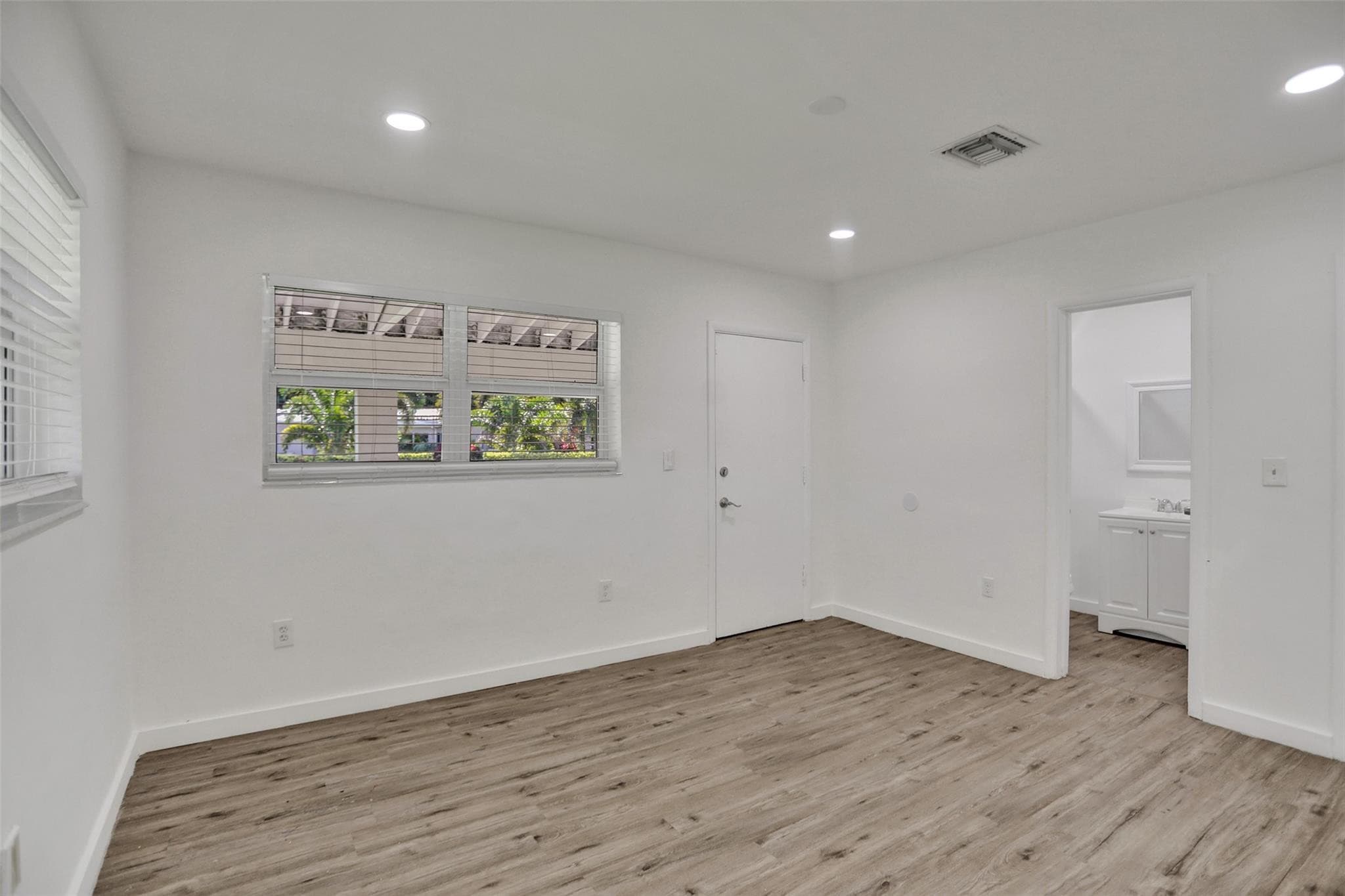 30 NE 139th Street, Miami, FL 33161 — photo 26 of 71