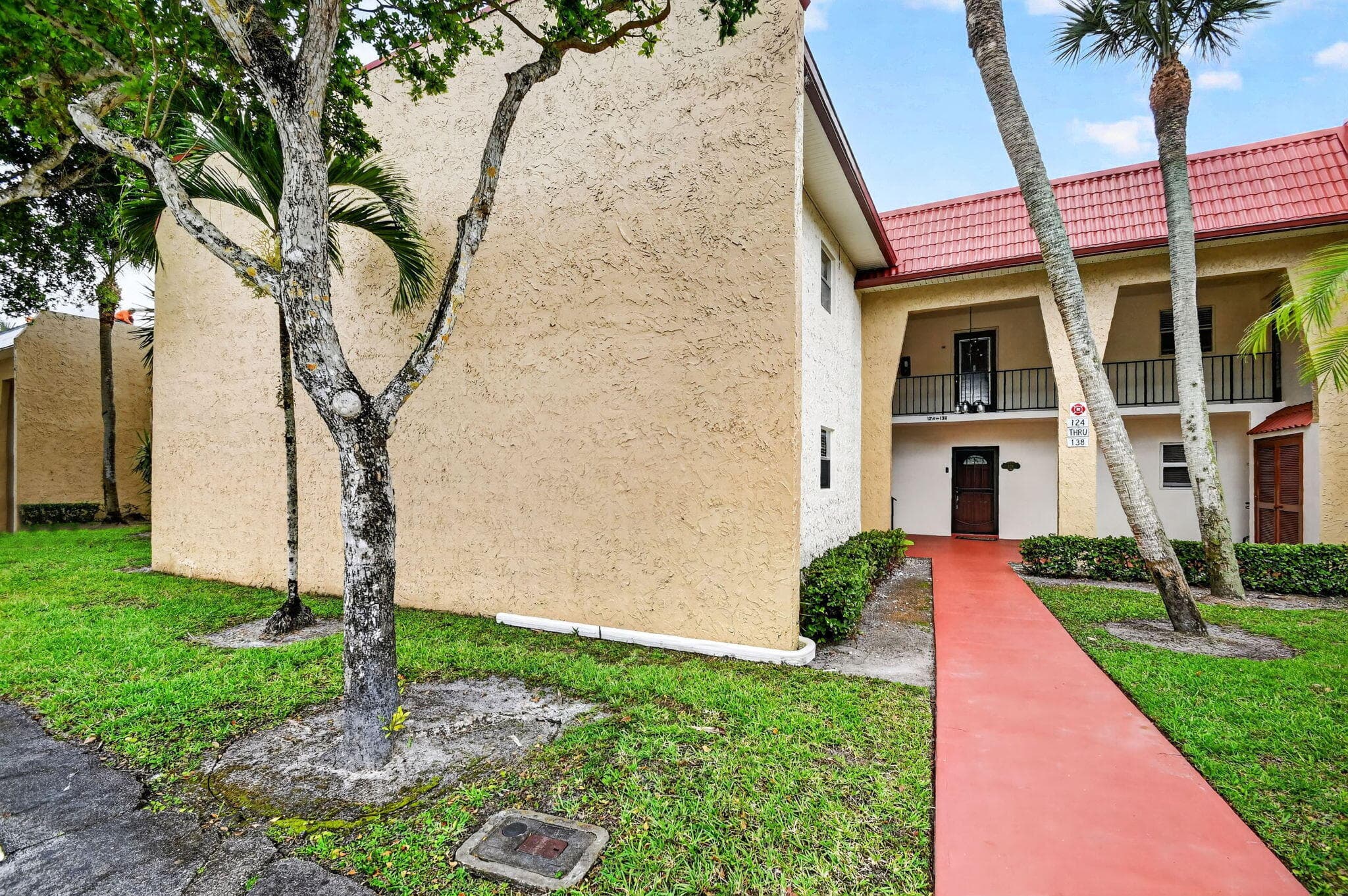 124 Lake Evelyn Drive, West Palm Beach, FL 33411 — photo 2 of 54