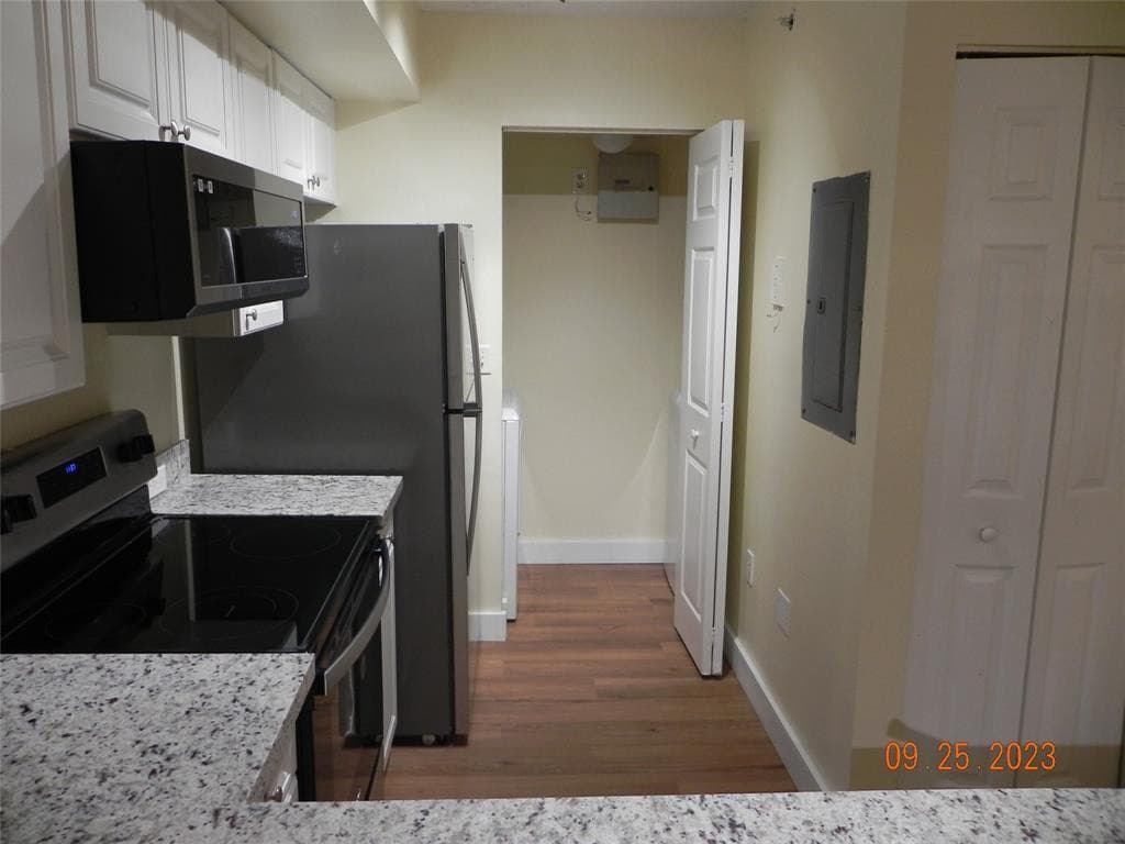 577 SW 111th Lane 204, Pembroke Pines, FL 33025 — photo 5 of 17