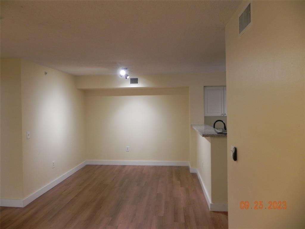 577 SW 111th Lane 204, Pembroke Pines, FL 33025 — photo 7 of 17