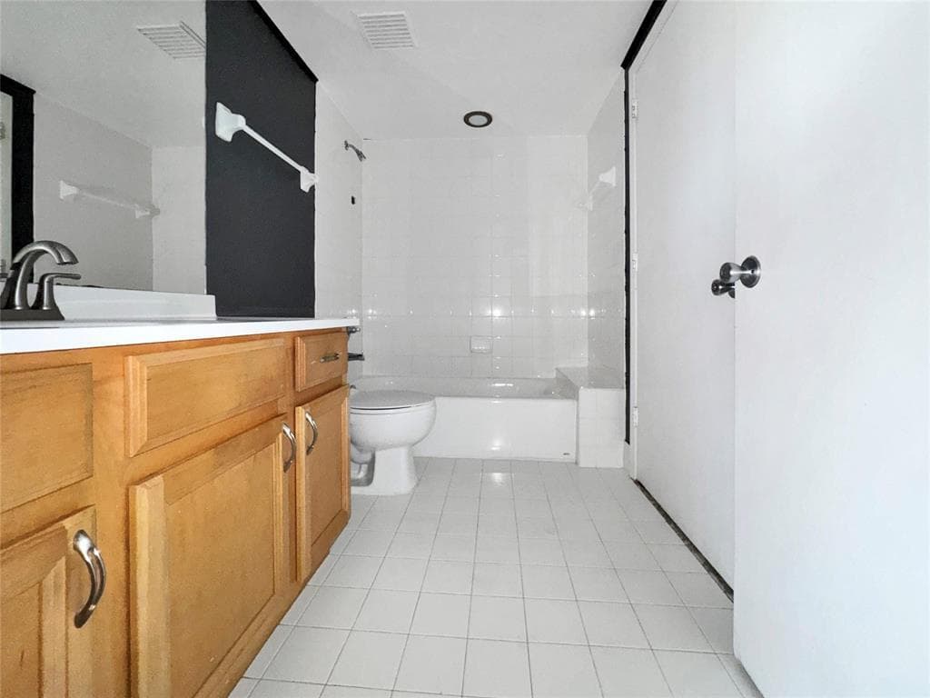 200 E Dania Beach Boulevard 208, Dania Beach, FL 33004 — photo 5 of 14