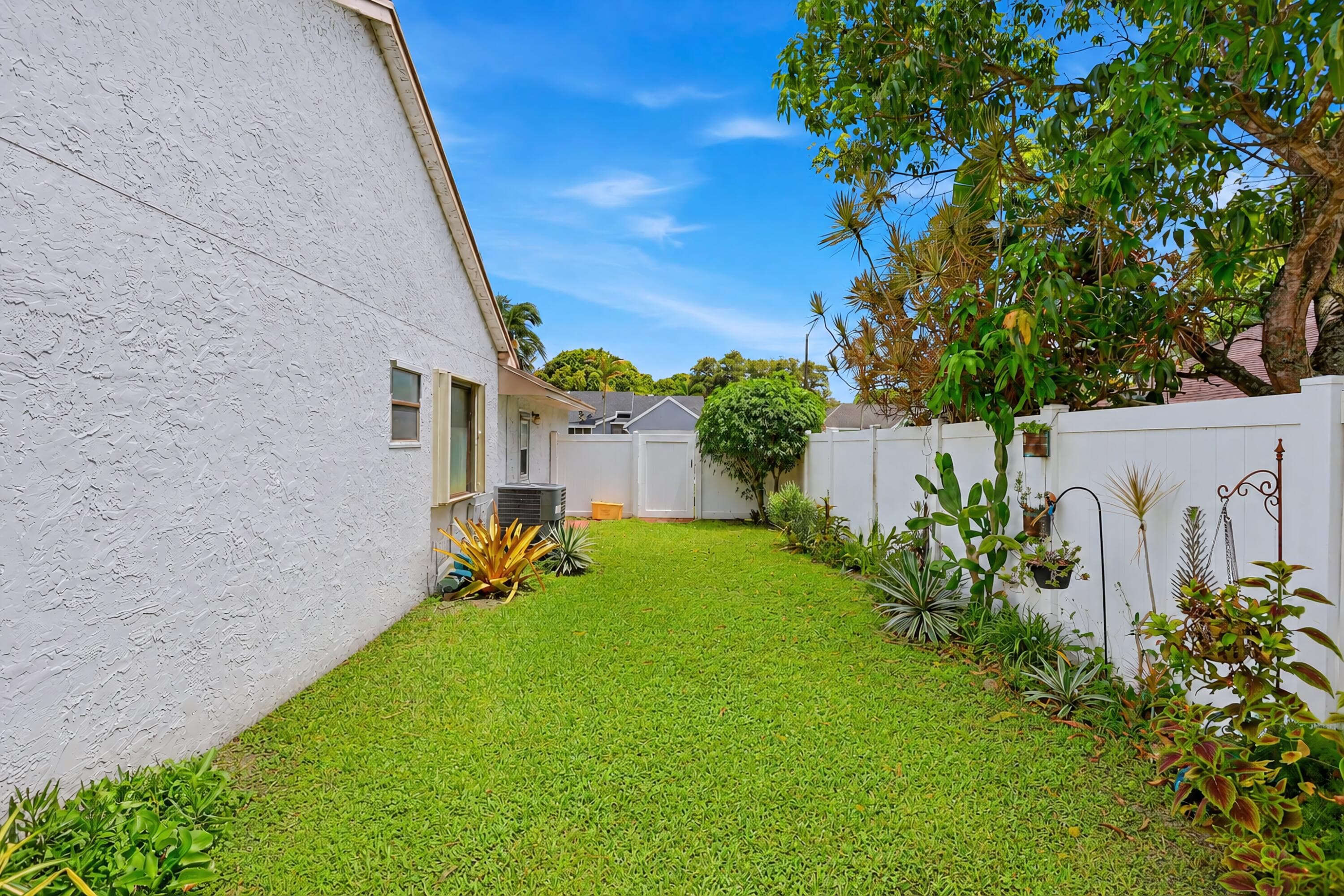 117 Sherwood Drive, Royal Palm Beach, FL 33411 — photo 26 of 36