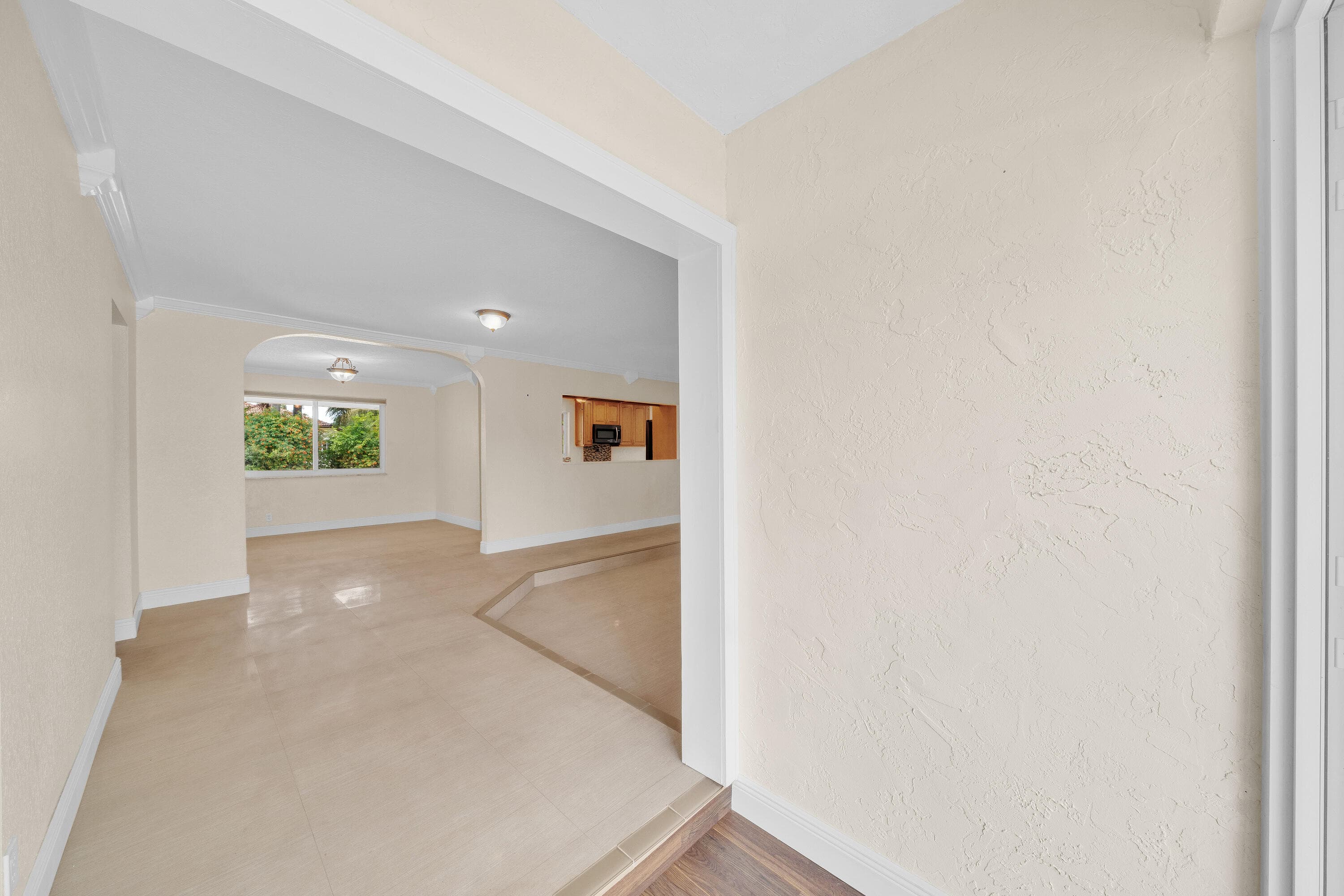 11901 NW 25th Street, Plantation, FL 33323 — photo 12 of 77