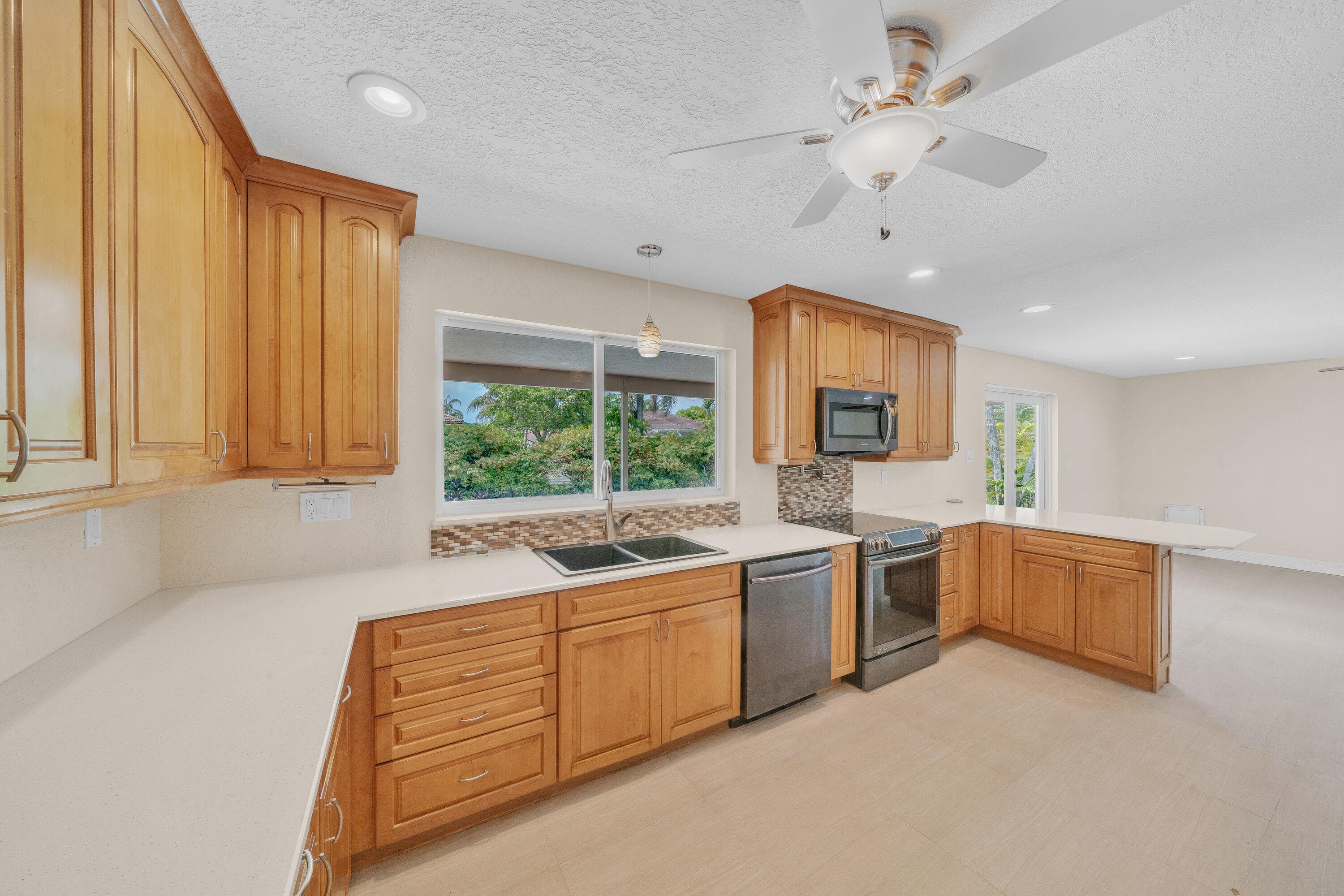 11901 NW 25th Street, Plantation, FL 33323 — photo 19 of 77