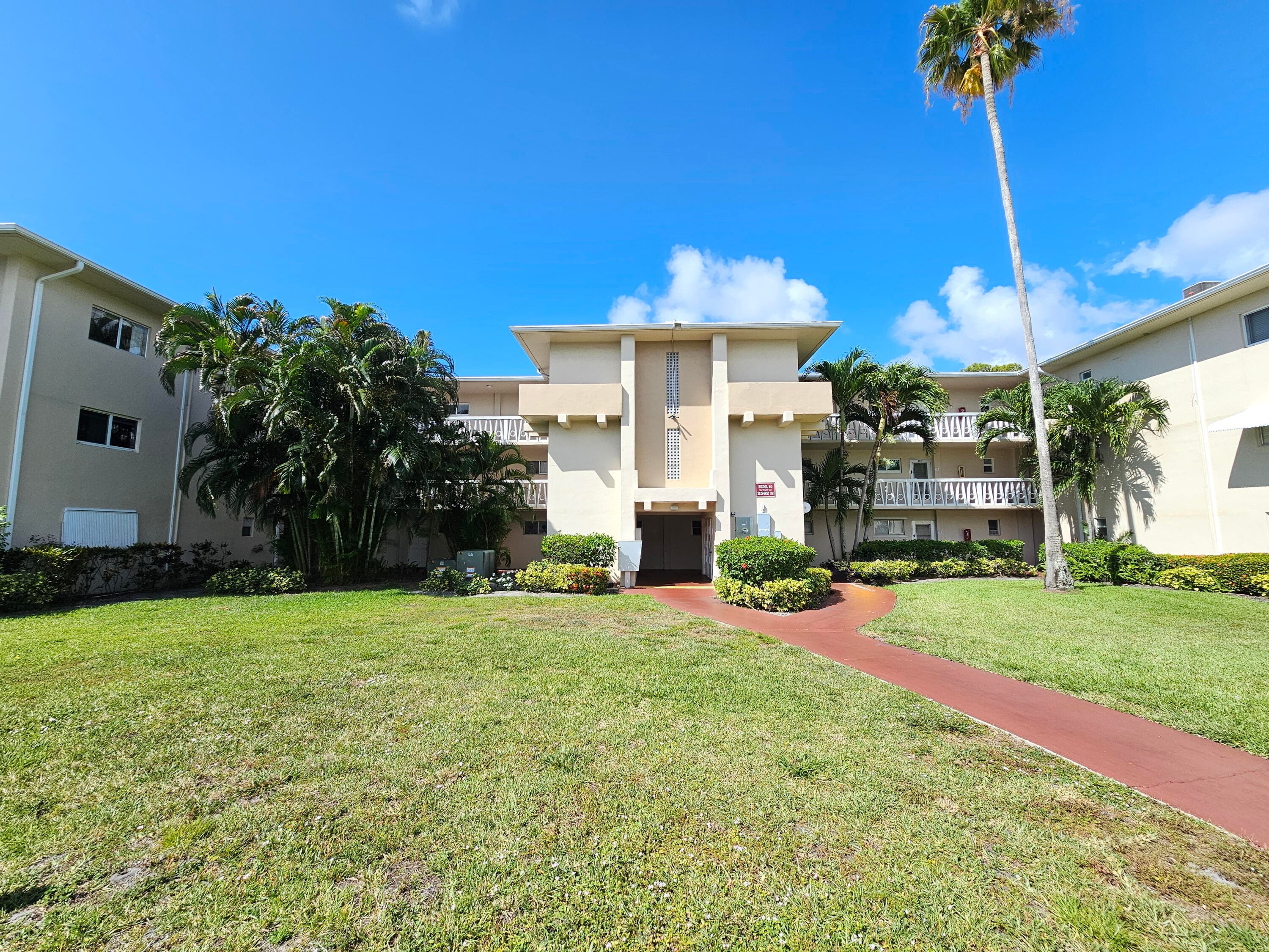 2562 Garden Drive N 202, Lake Worth Beach, FL 33461 — photo