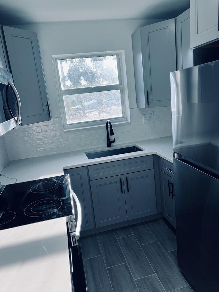 930 N 14th Court, Hollywood, FL — photo 17 of 29