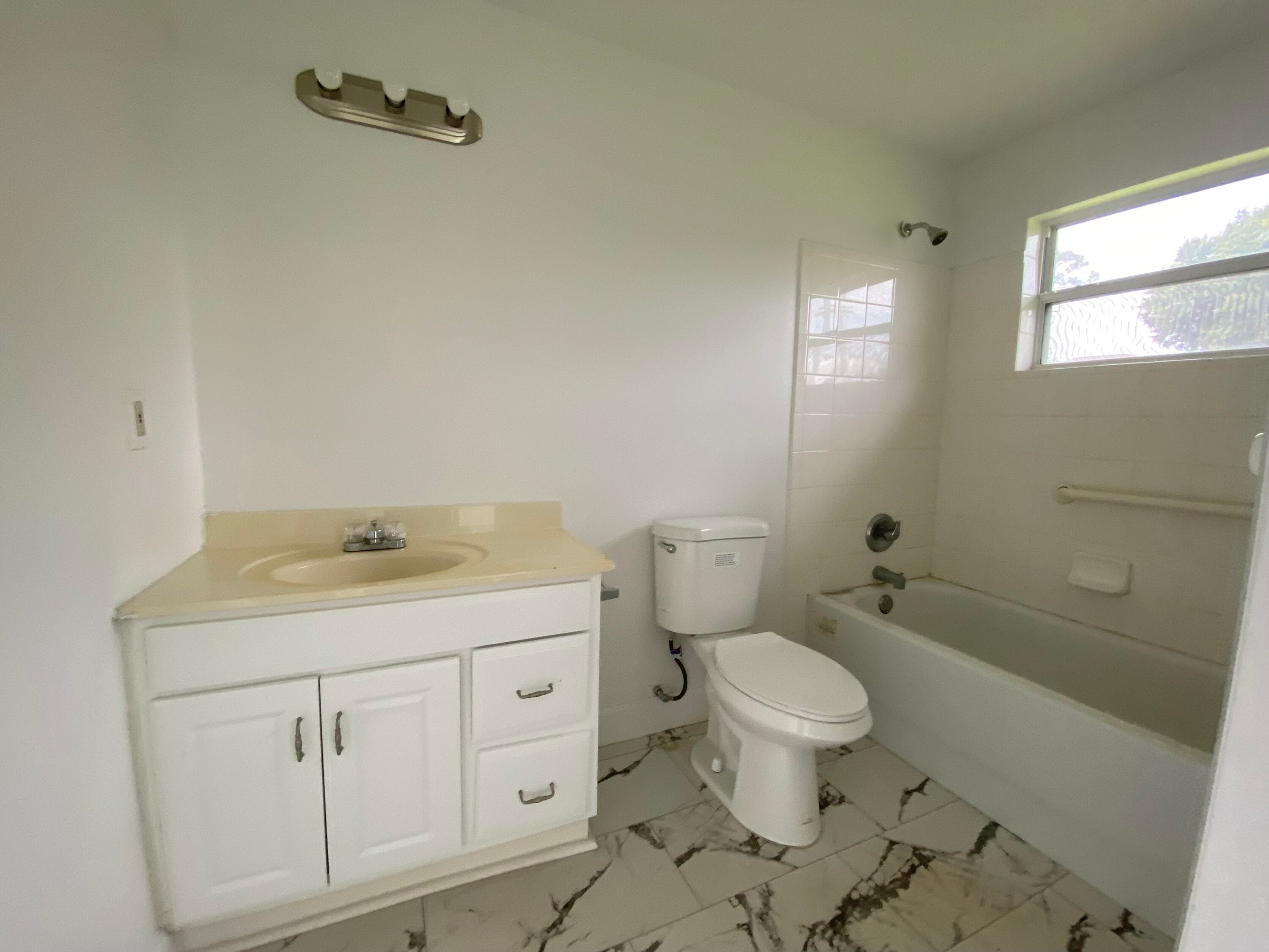 3809 Avenue P, Fort Pierce, FL 34947 — photo 11 of 14