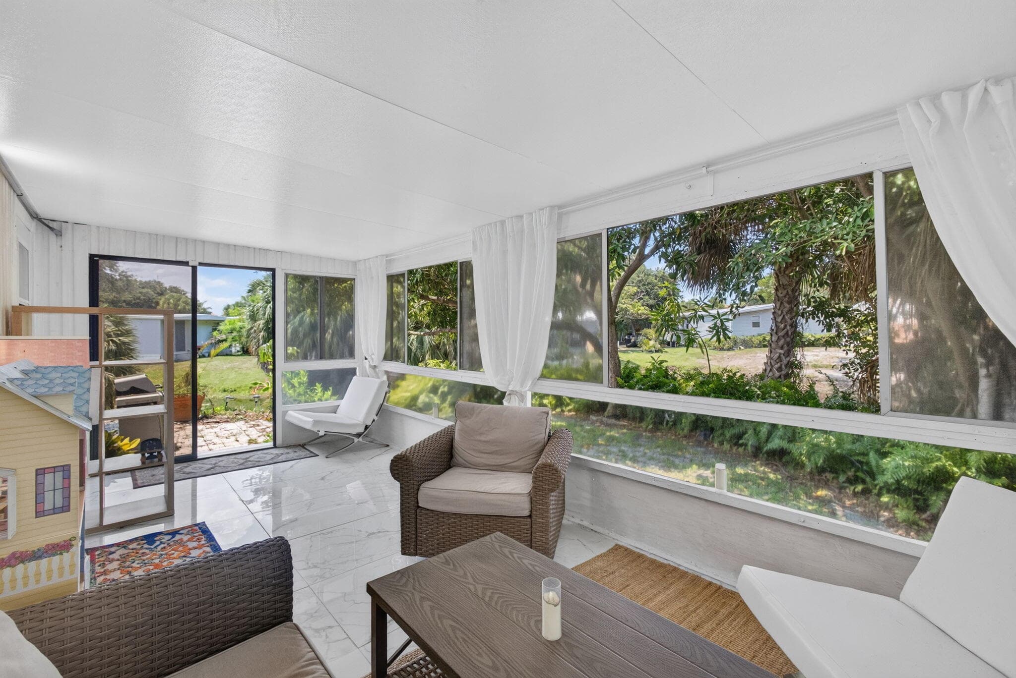 170 Maple Avenue W, Palm Beach Gardens, FL 33410 — photo 40 of 63