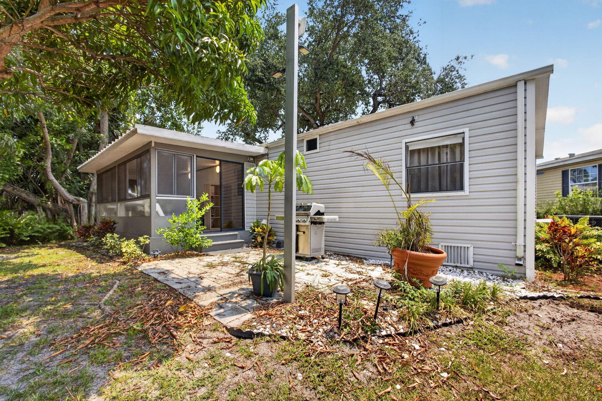 170 Maple Avenue W, Palm Beach Gardens, FL 33410 — photo 43 of 63