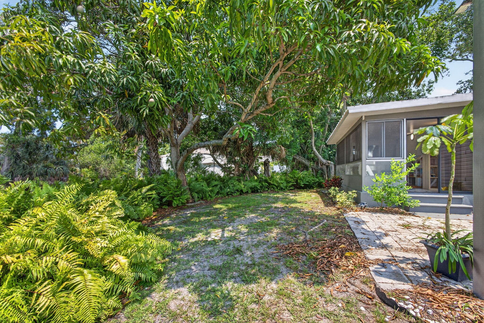 170 Maple Avenue W, Palm Beach Gardens, FL 33410 — photo 44 of 63