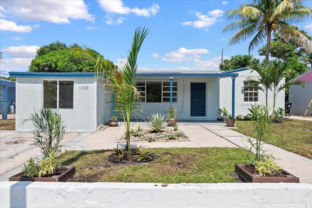 1306 S C Terrace, Lake Worth Beach, FL 33460 — photo
