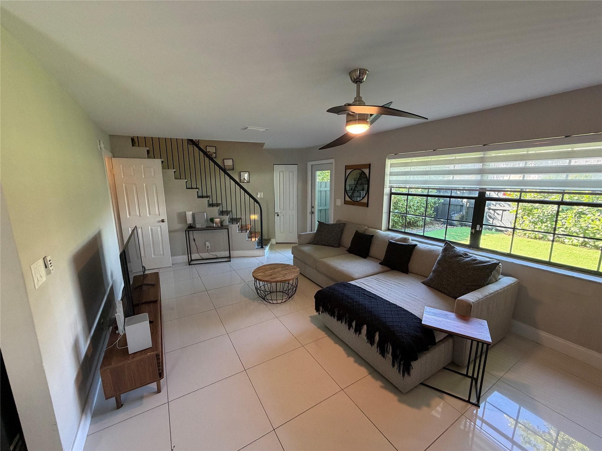 608 NE 29th Drive 1, Wilton Manors, FL 33334 — photo