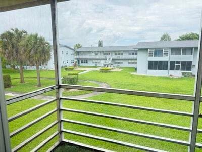 21 Waltham A, West Palm Beach, FL 33417 — photo 21 of 22