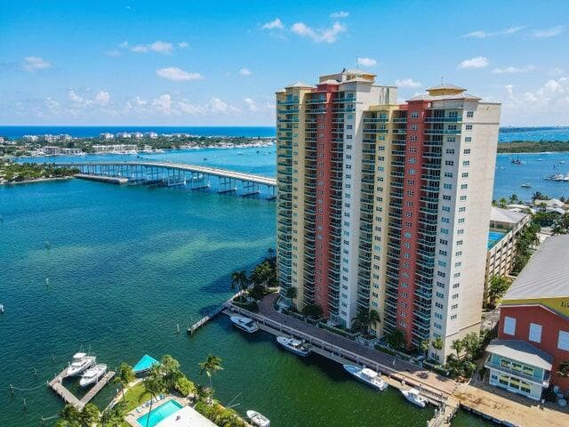 2650 Lake Shore Drive 106, Riviera Beach, FL 33404 — photo