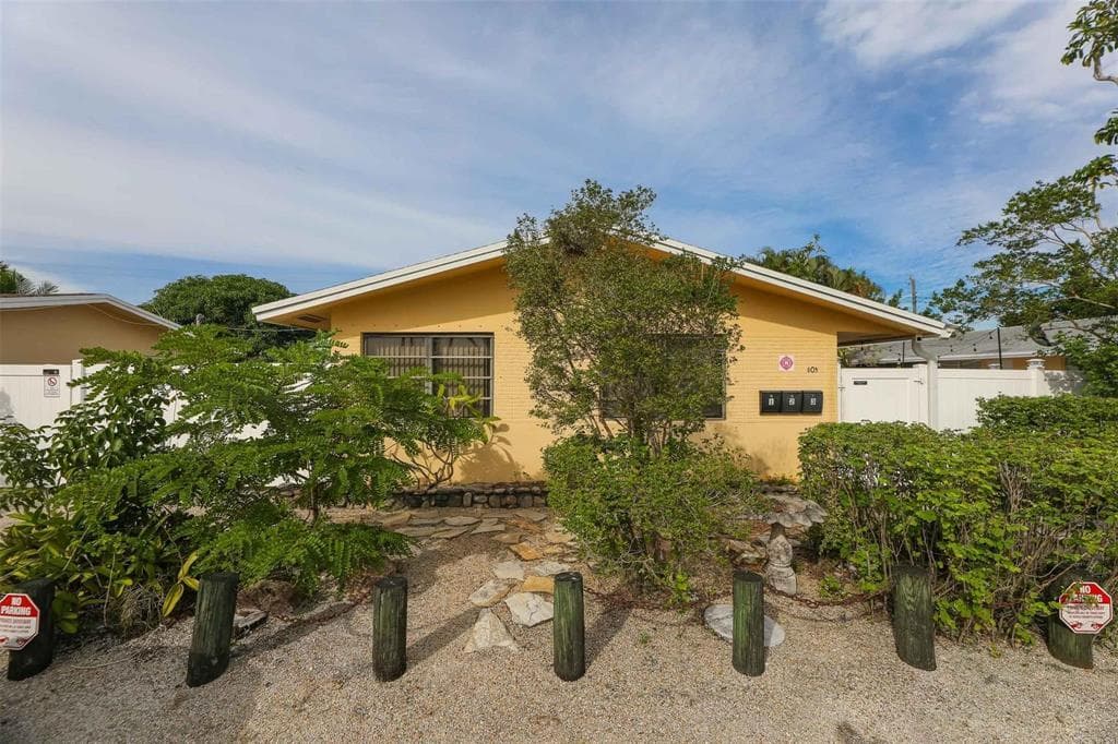 805 NE 40th Street 1-3, Oakland Park, FL 33334 — photo