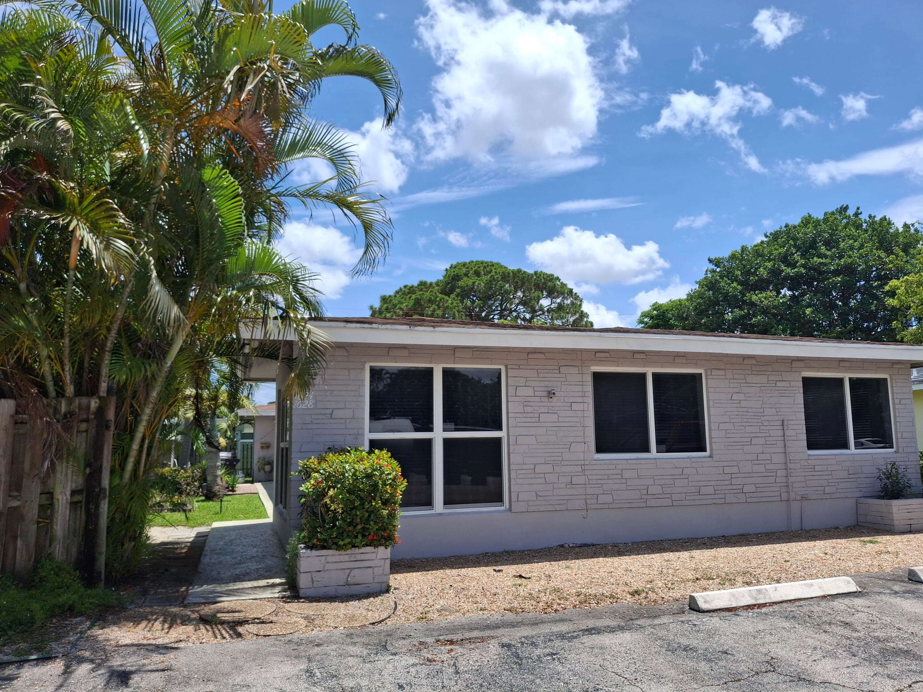 1624 NE 25th Street 1624, Wilton Manors, FL 33305 — photo