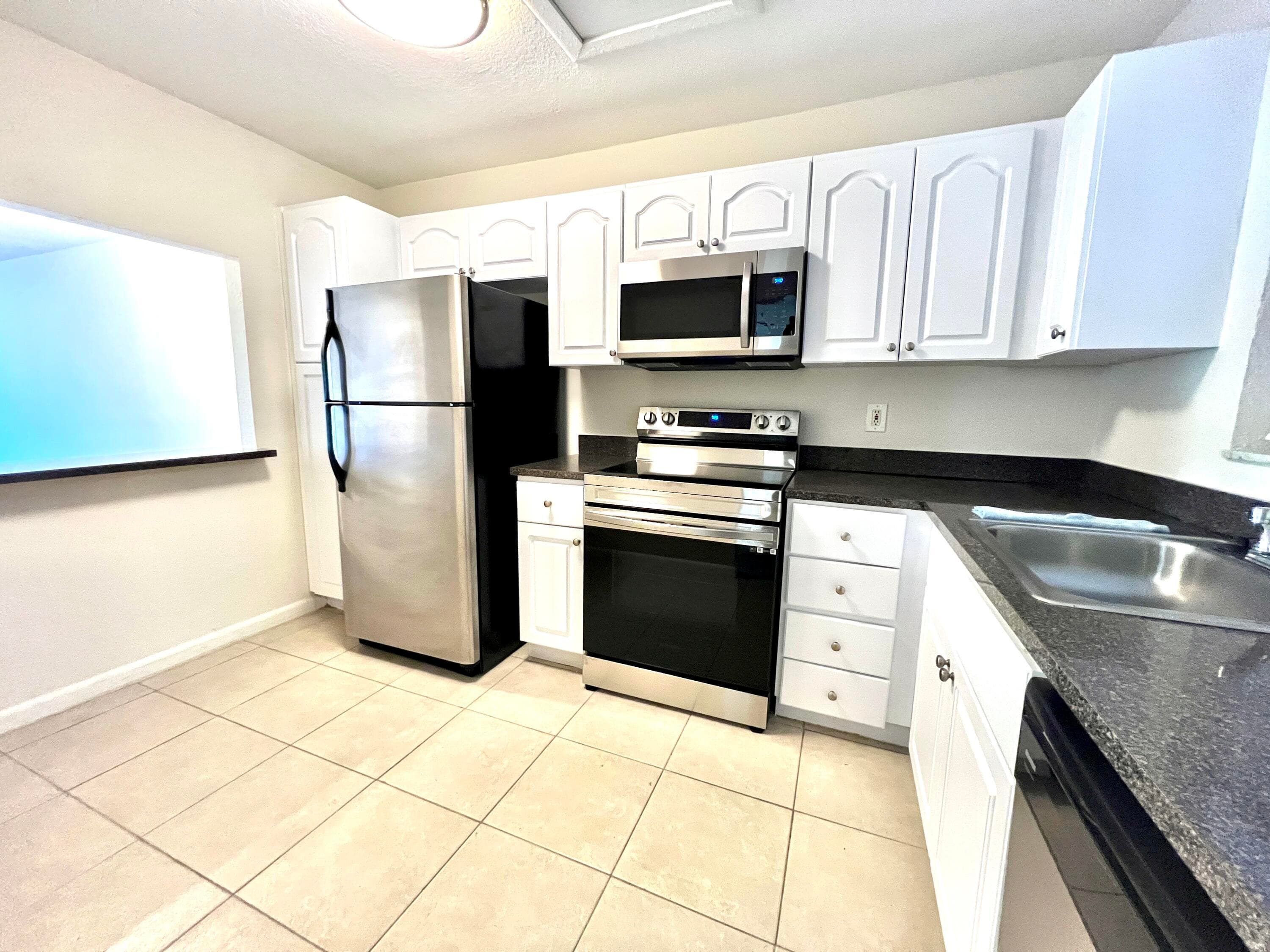 120 Sparrow Drive Apt 302, Royal Palm Beach, FL 33411 — photo 2 of 20