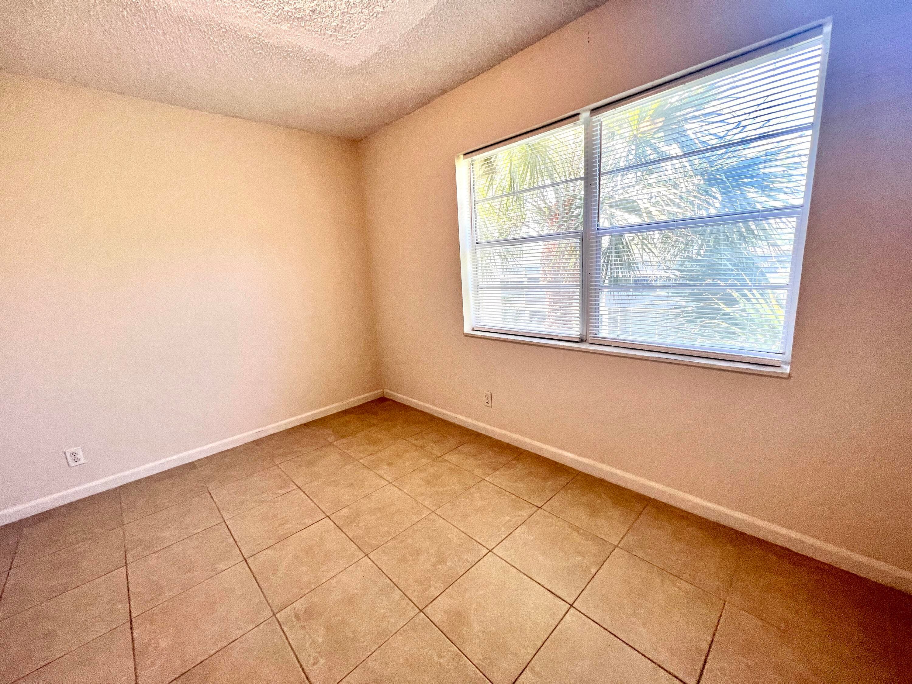 120 Sparrow Drive Apt 302, Royal Palm Beach, FL 33411 — photo 12 of 20