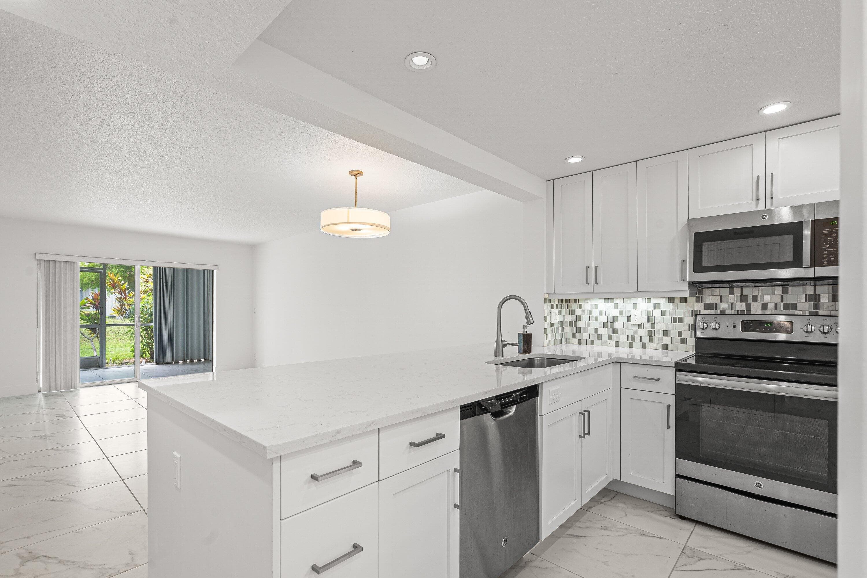 3090 Holiday Springs Boulevard Unit 109, Margate, FL 33063 — photo 4 of 22