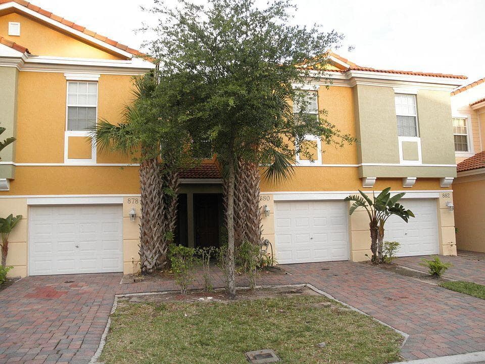 880 Pipers Cay Drive, West Palm Beach, FL 33415 — photo
