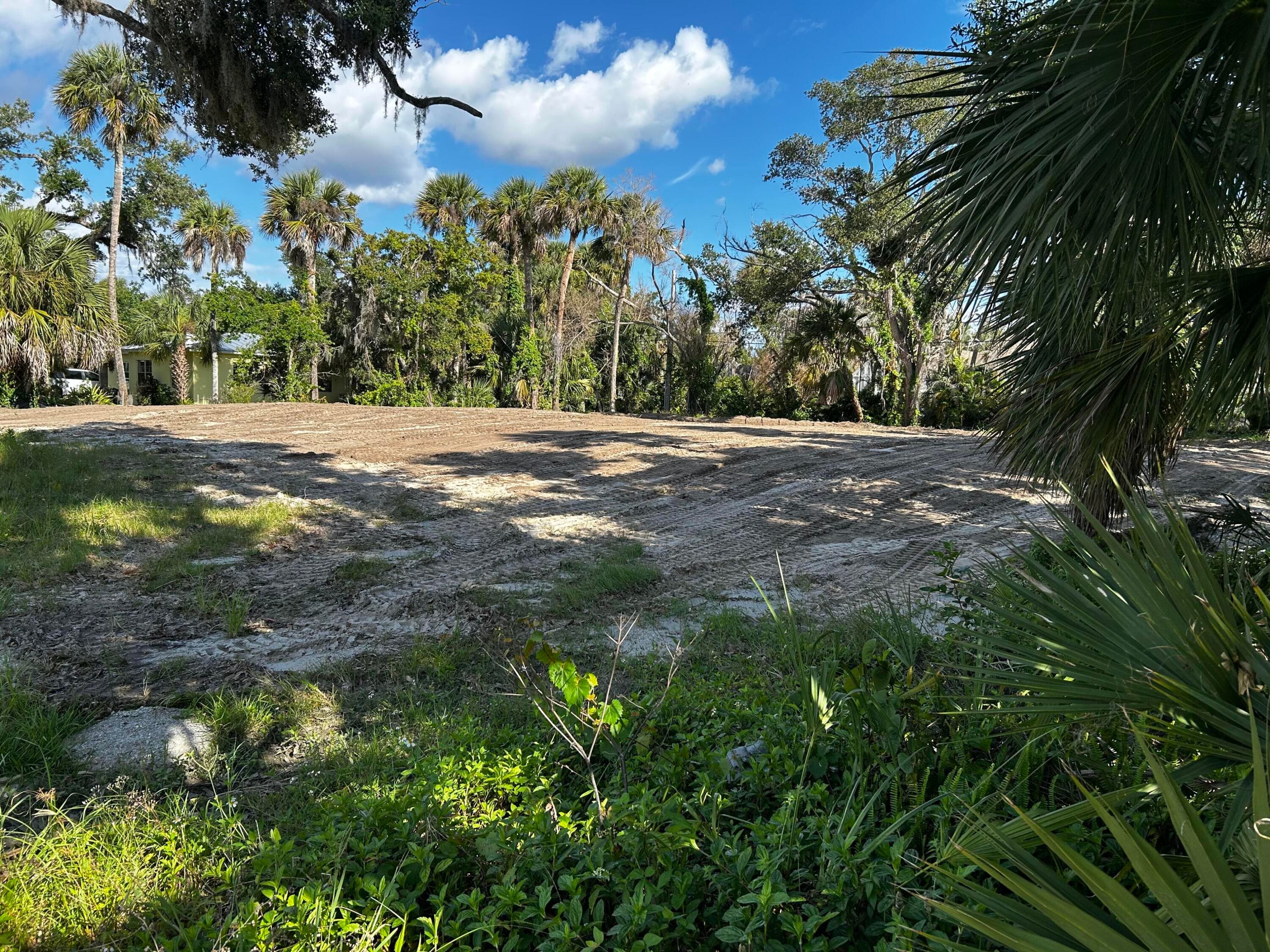 525 Acacia Road, Vero Beach, FL 32963 — photo 3 of 4